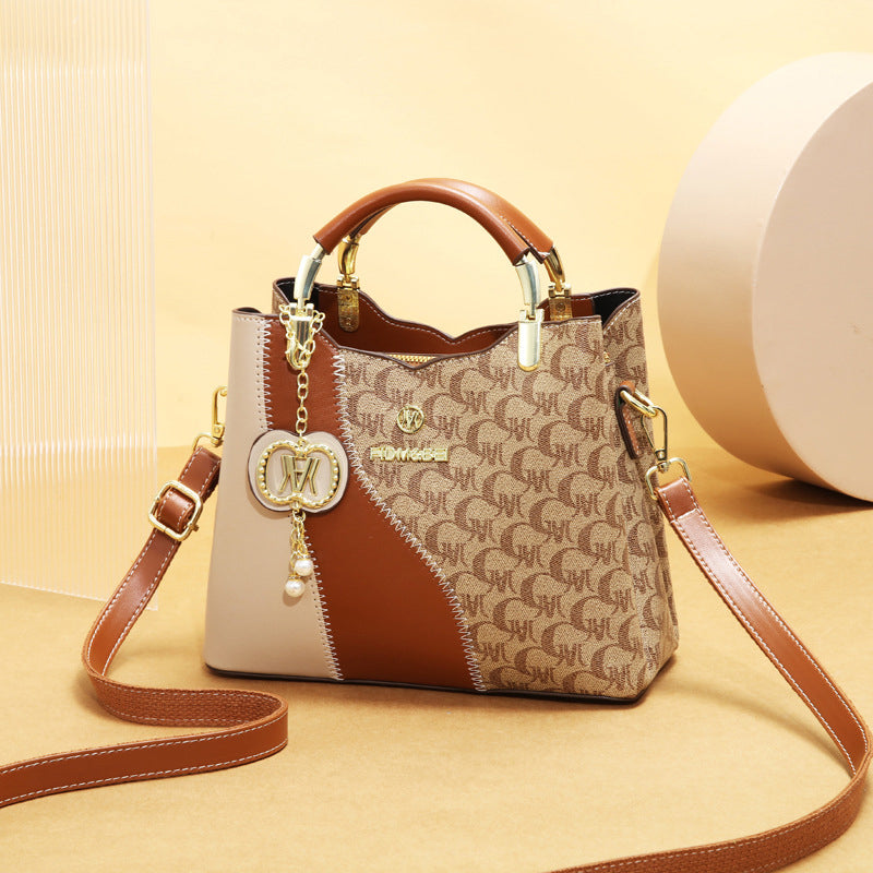 ✨50% RABATT NU!👜 Mångsidig, elegant handväska i retrostil, lätt och lyxig, kan bäras som axelväska.